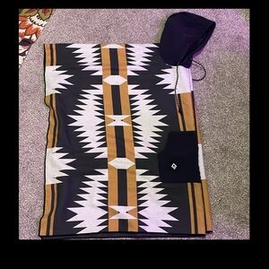 Nomadix poncho towel OS